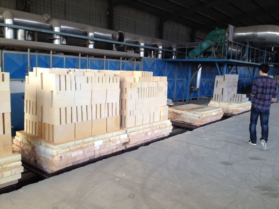 SK 38 Yellow Color Kiln Fire Bricks Contain 70 Al2O3 , Customzied Size