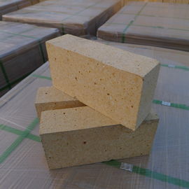 Customized Size Heat Resistant Bricks , High Alumina Fire Bricks Natural Yellow Color