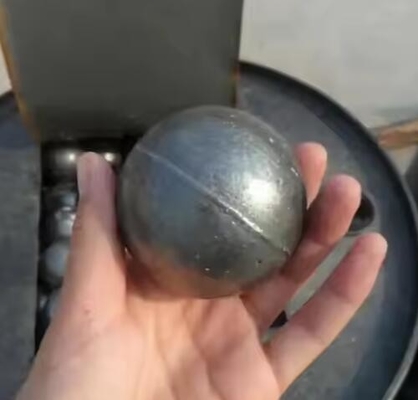 High Chrome Mill Ball Grinding Media Chrome Steel Balls with Fe2O3 Content 0.5-1.5% and Compressive Strength 50-100 MPa